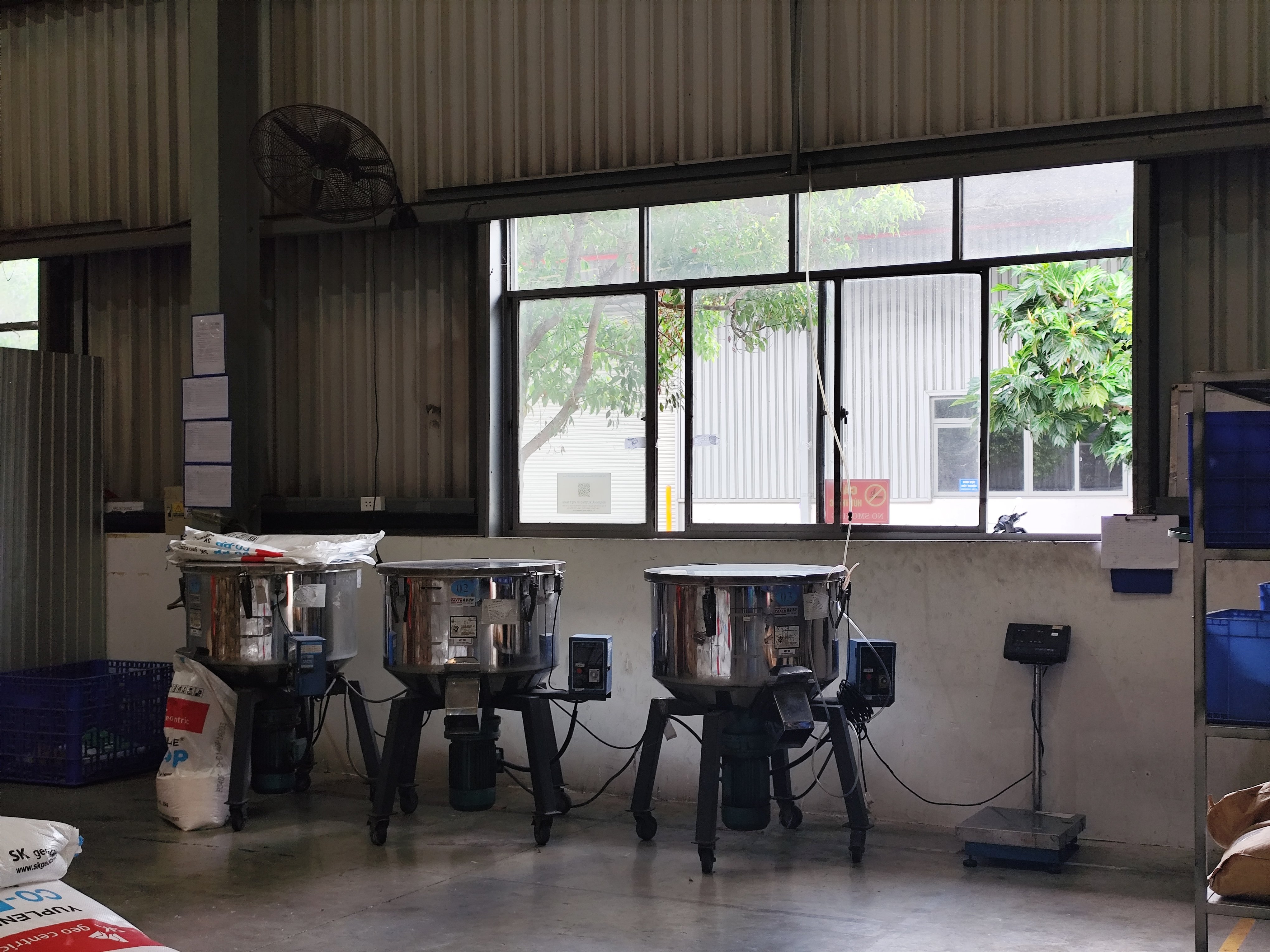 Material mixer machine